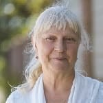 Lea voyante par téléphone